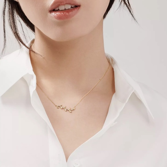 Tiffany & Co Paloma Picasso Olive Leaf Vine Pendant - Picture 2 of 12